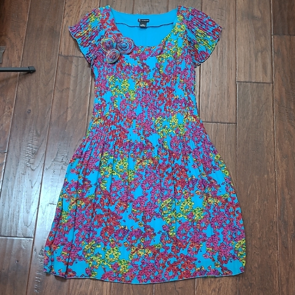 New Directions Floral Pleated Dress with Rosette Details size 14
